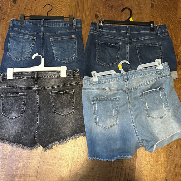 Women’s shorts bundle - Picture 4 of 6